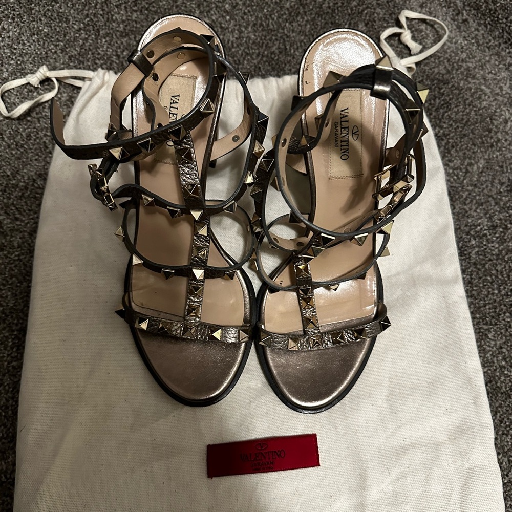 100% Authentic Beautiful Valentino heels